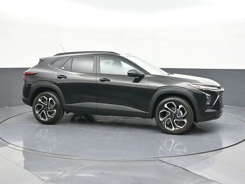 New 2026 Chevrolet Trax RS w/ Sunroof Package image 19