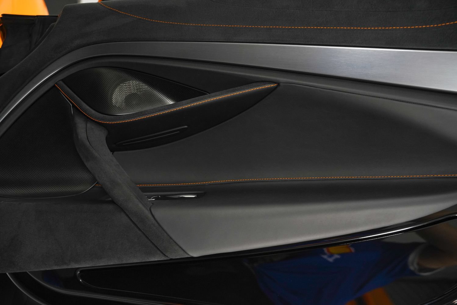 Used 2024 McLaren 750S Spider RWD image 33