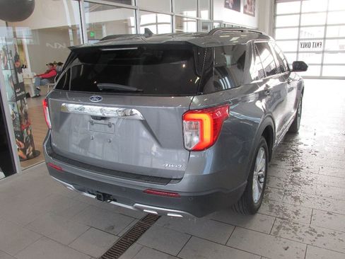 Used 2024 Ford Explorer XLT w/ Equipment Group 202A image 7