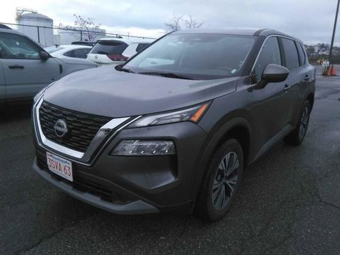 Used 2023 Nissan Rogue SV image 5