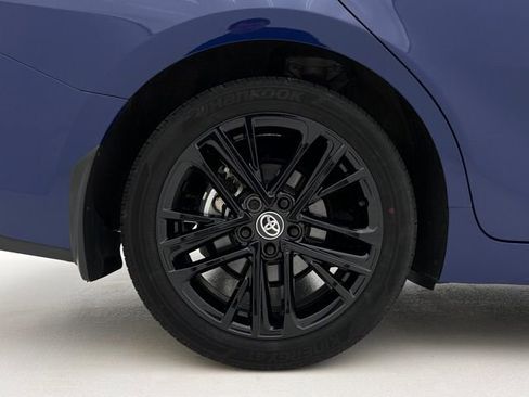 Used 2025 Toyota Camry SE AWD/4WD image 27