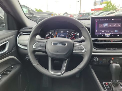 Used 2024 Jeep Compass Latitude AWD/4WD image 24