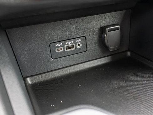 Certified 2023 Nissan Sentra SV FWD image 30