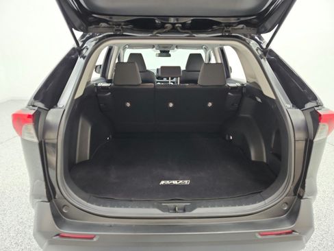 Used 2020 Toyota RAV4 XLE w/ Carpet Mat Package FWD image 19