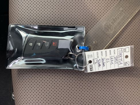 Certified 2025 Lexus ES 350 w/ Premium Package image 36