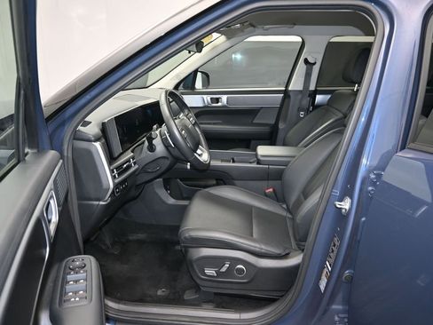 Used 2025 Hyundai Santa Fe SEL FWD image 13
