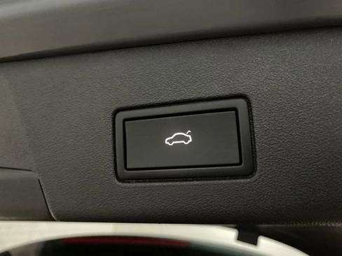 Used 2023 Volkswagen ID.4 Pro S image 8