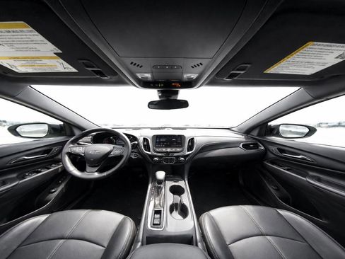 Used 2024 Chevrolet Equinox Premier w/ Redline Edition FWD image 12
