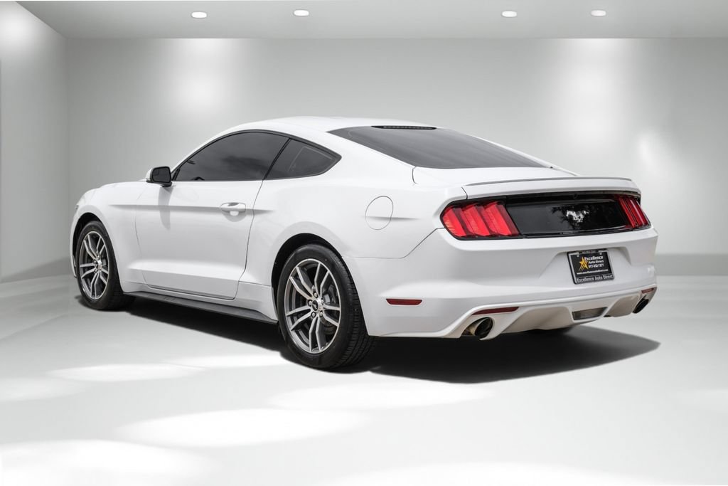 Used 2016 Ford Mustang Coupe RWD image 10