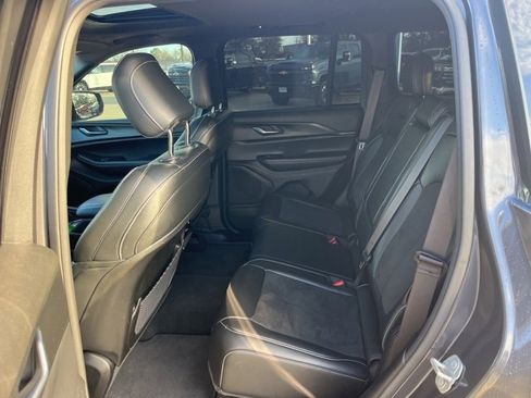 Used 2024 Jeep Grand Cherokee Altitude image 30