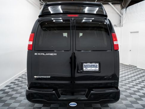 Used 2023 Chevrolet Express 2500 RWD image 5