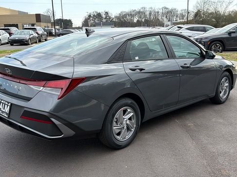 New 2026 Hyundai Elantra SE image 5