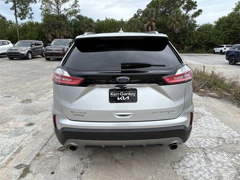 Used 2019 Ford Edge Titanium image 8