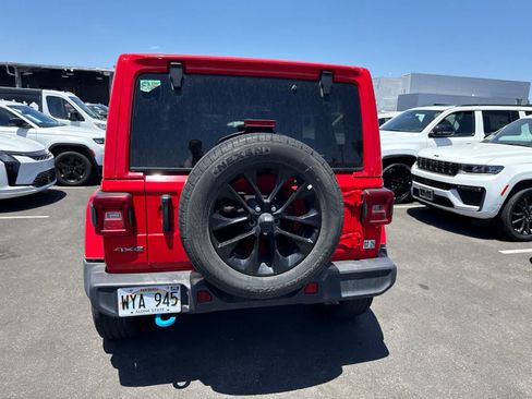 Used 2024 Jeep Wrangler Unlimited Sahara AWD/4WD image 16
