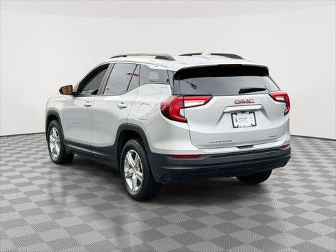 Used 2022 GMC Terrain SLE w/ Driver Convenience Package image 7