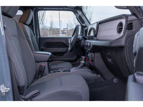 Used 2024 Jeep Gladiator Sport image 11