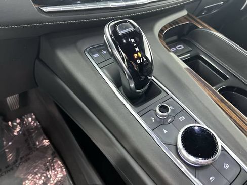 Certified 2024 Cadillac Escalade Luxury AWD/4WD image 16