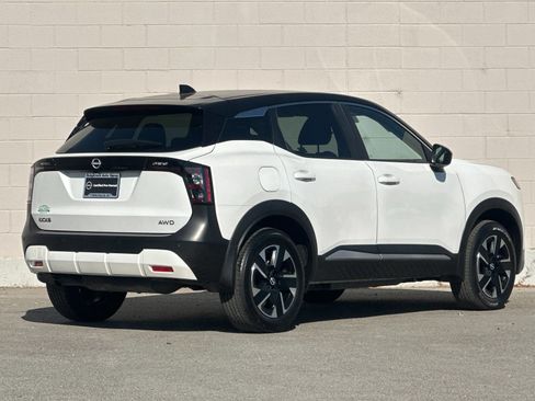 Used 2025 Nissan Kicks SV AWD/4WD image 3