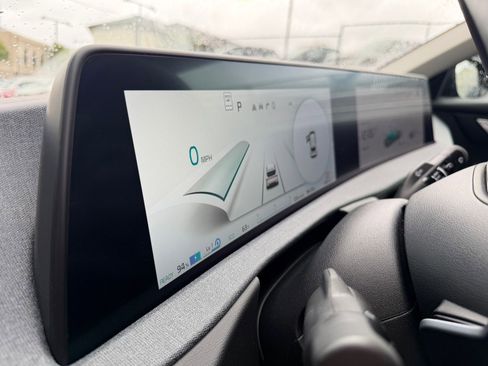 Used 2024 Kia EV6 Light AWD/4WD image 12