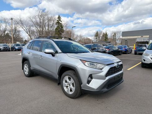 Used 2020 Toyota RAV4 XLE w/ Convenience Package image 15