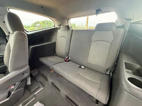 Used 2016 Chevrolet Traverse LT FWD image 11