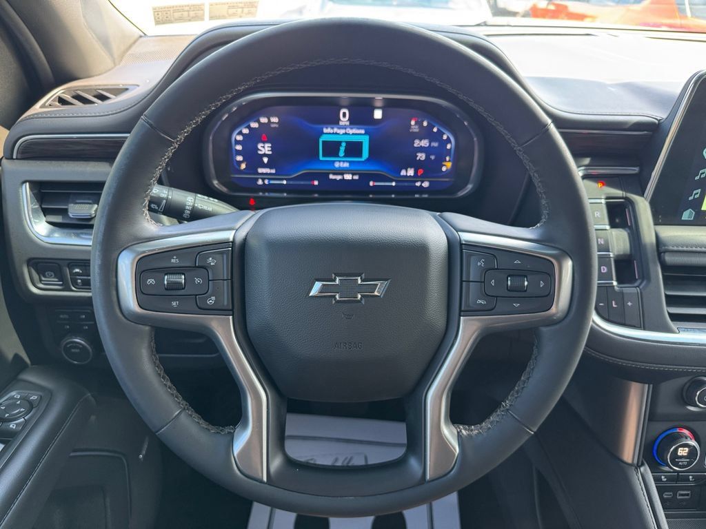 Used 2023 Chevrolet Tahoe Z71 w/ Luxury Package AWD/4WD image 15