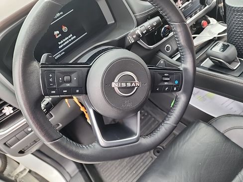 Used 2022 Nissan Rogue Platinum w/ Head-Up Display Package FWD image 14