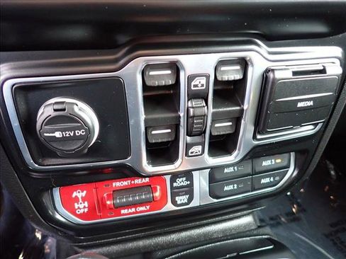 Used 2021 Jeep Gladiator Rubicon image 17