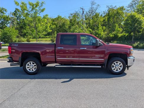 Used 2015 Chevrolet Silverado 2500 LTZ w/ Duramax Plus Package AWD/4WD image 6