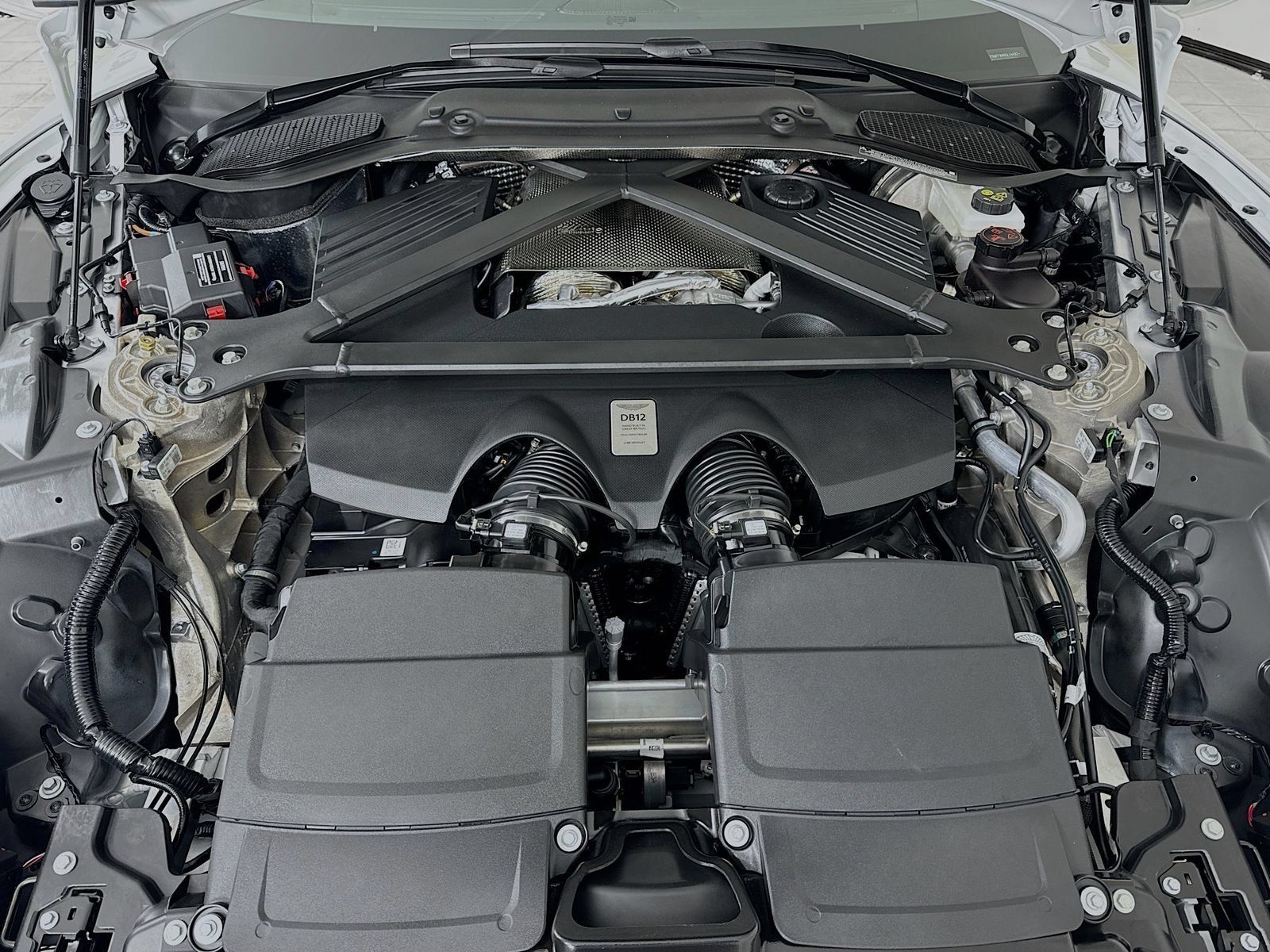 Used 2024 Aston Martin DB12 Coupe RWD image 26