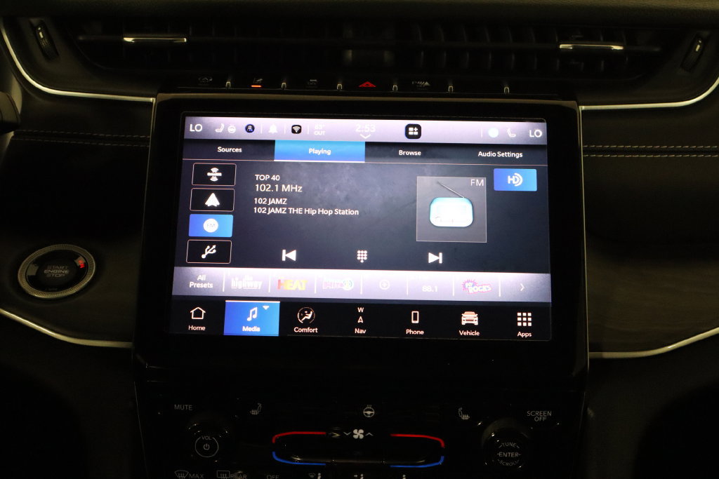 Used 2024 Jeep Grand Cherokee Limited AWD/4WD image 27