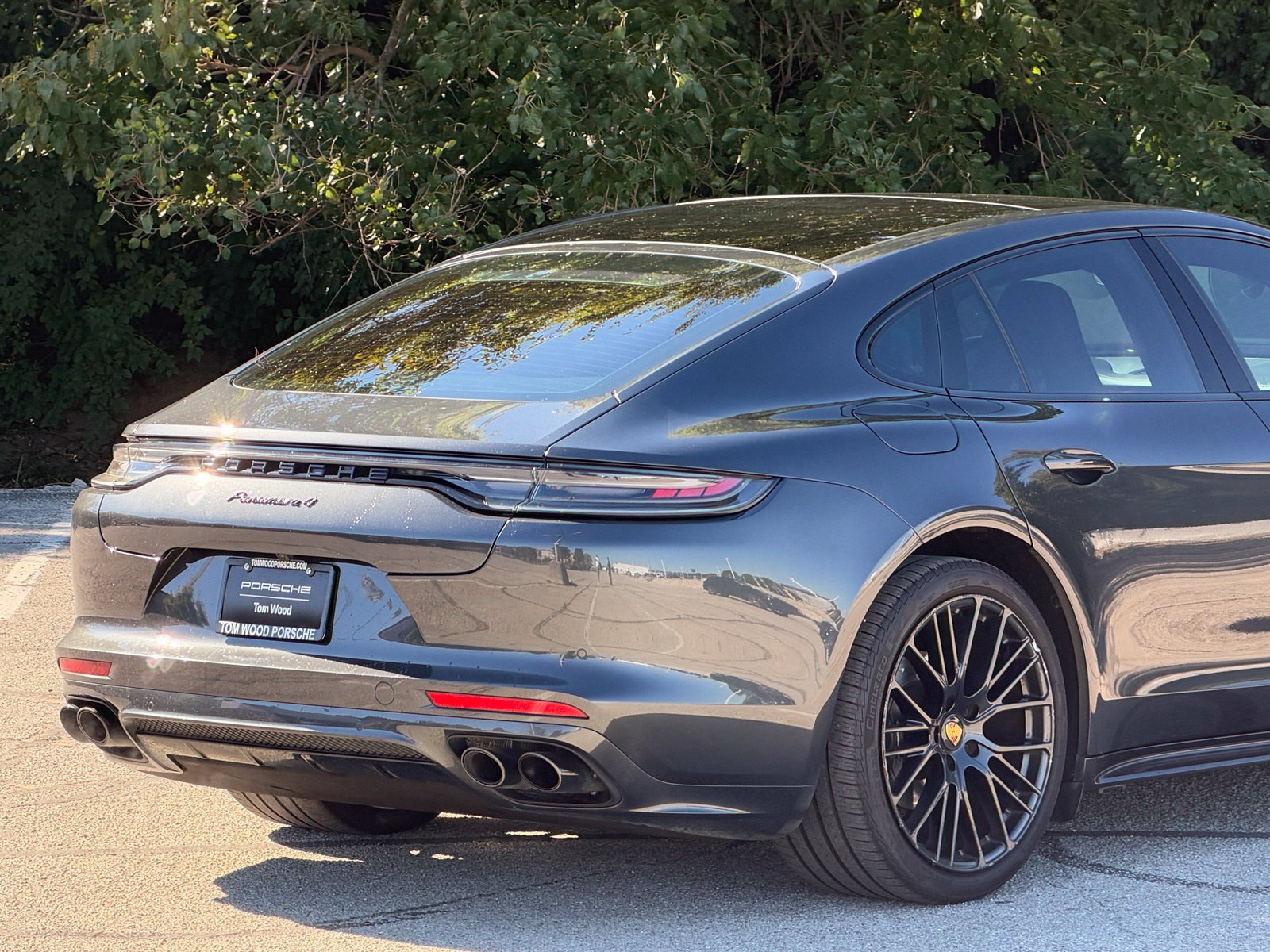 Certified 2023 Porsche Panamera 4 Platinum Edition AWD/4WD image 9
