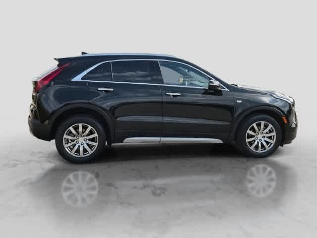 Used 2022 Cadillac XT4 Premium Luxury w/ Enhanced Visibility Package FWD image 9