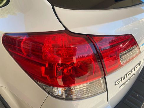 Used 2011 Subaru Outback 2.5i Limited AWD/4WD image 25
