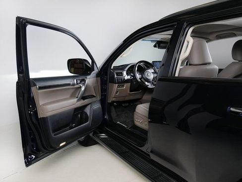 Used 2023 Lexus GX 460 Premium w/ Premium Package AWD/4WD image 25