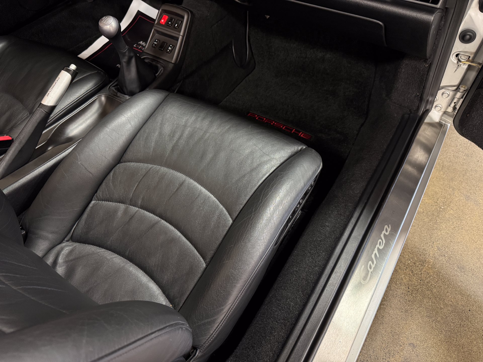 Used 1998 Porsche 911 Carrera RWD image 51