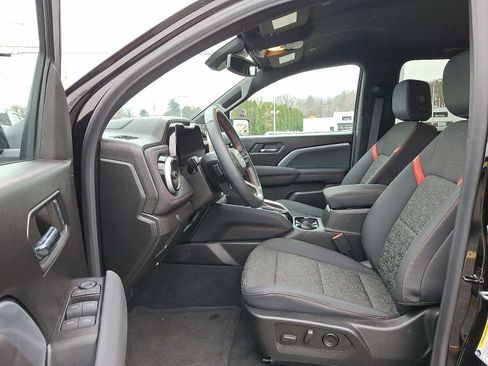 Used 2024 Chevrolet Colorado Z71 w/ Z71 Convenience Package 2 image 14