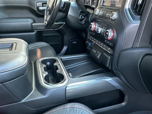 Certified 2020 GMC Sierra 2500 AT4 w/ AT4 Premium Package image 16