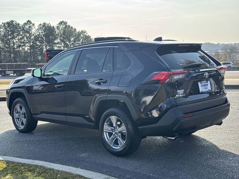 Used 2025 Toyota RAV4 XLE image 8
