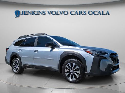 Used 2025 Subaru Outback Limited XT AWD/4WD image 9