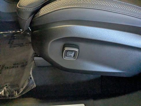 New 2025 Volvo EX90 Plus image 4