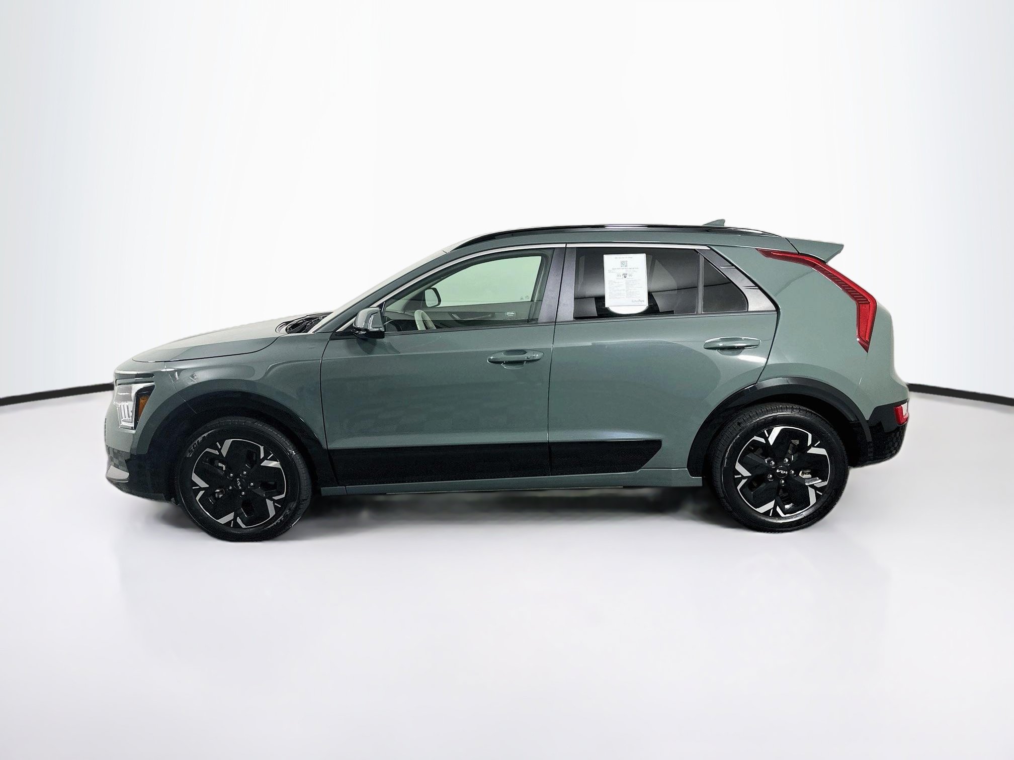 Used 2023 Kia Niro Wind FWD image 4
