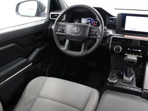 Used 2026 Toyota Tacoma SR5 AWD/4WD image 30