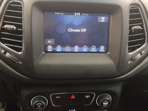 Used 2020 Jeep Compass Latitude FWD image 25