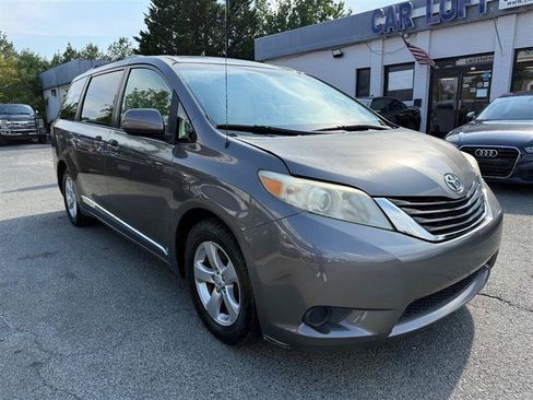 Used 2012 Toyota Sienna LE FWD image 4