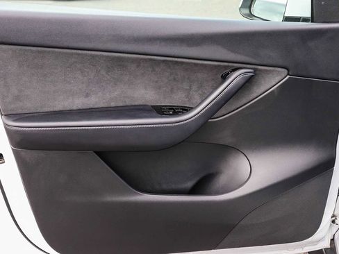 Used 2020 Tesla Model Y Long Range image 20