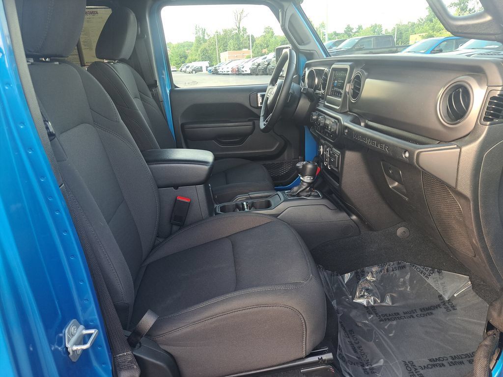 Used 2023 Jeep Wrangler Unlimited Sport AWD/4WD image 31