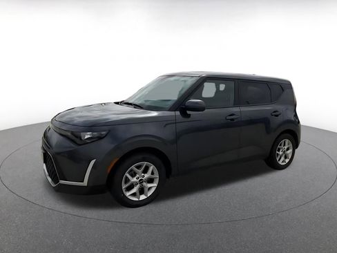 Used 2025 Kia Soul LX w/ LX Technology Package image 8
