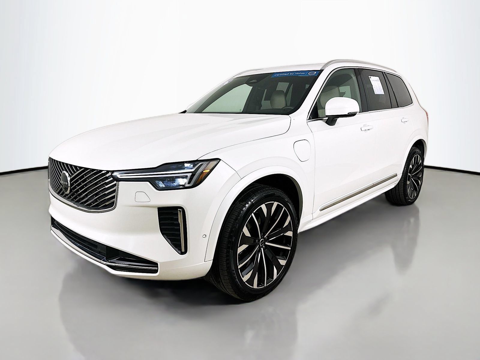 Used 2026 Volvo XC90 T8 Plus w/ Protection Package Premier AWD/4WD image 1
