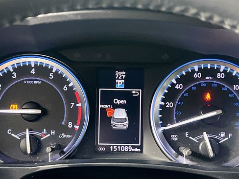 Used 2015 Toyota Highlander XLE image 23